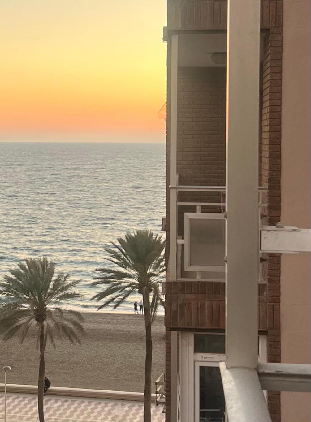 Playa Calle California, Parking Almeria Luaran gambar