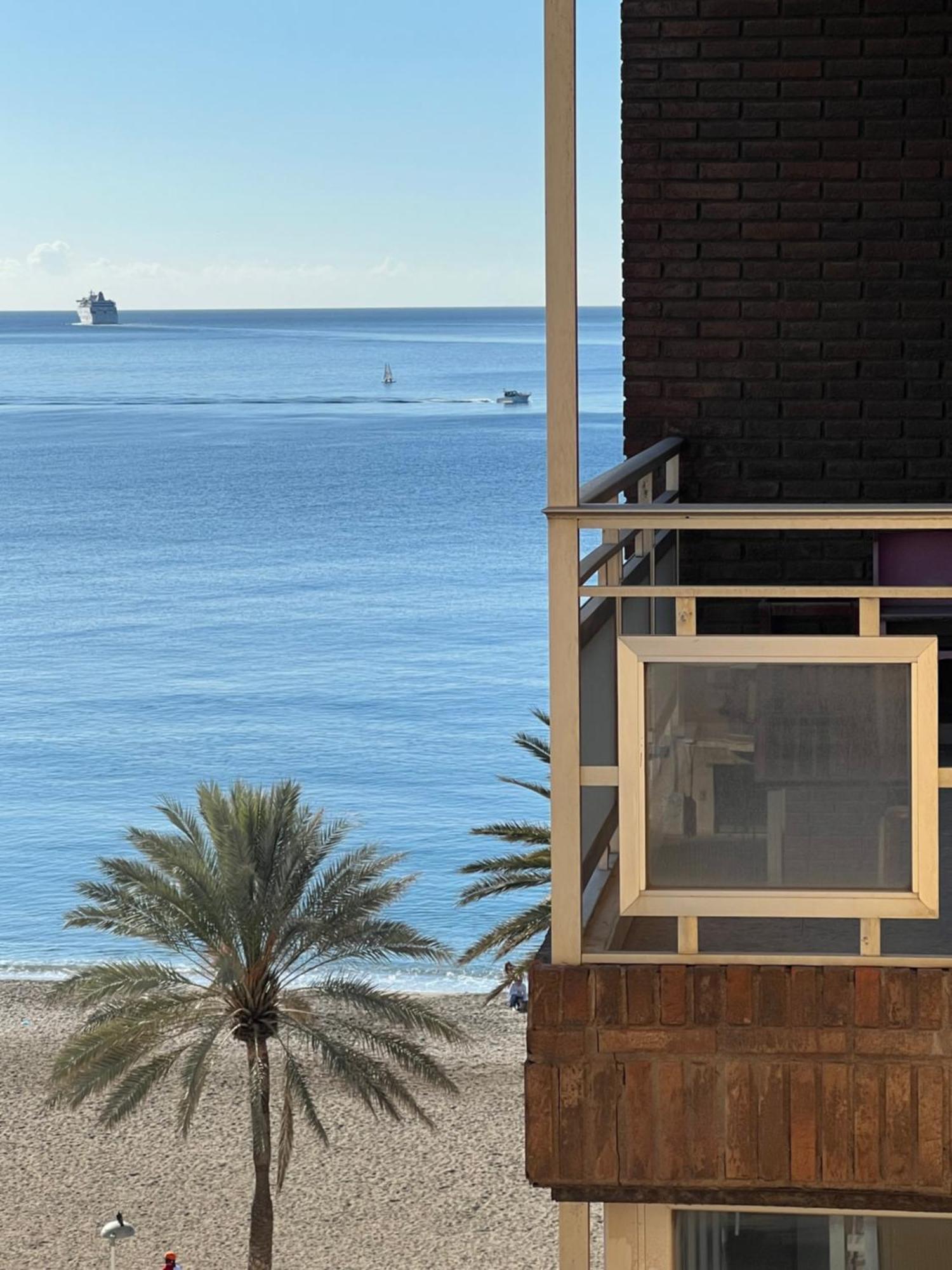 Playa Calle California, Parking Almeria Luaran gambar